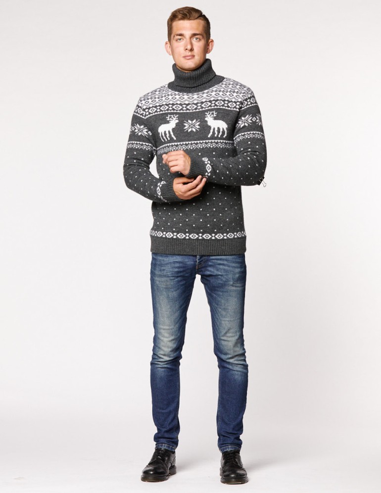 Мужской свитер с оленями c горлом - фото4