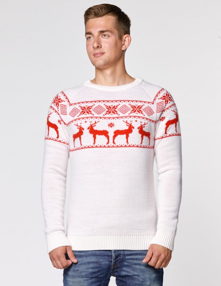 Мужской свитер с оленями в ряд - фото1