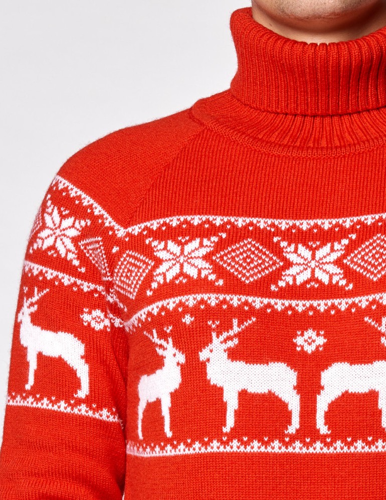 Мужской свитер с оленями в ряд с горлом - фото5