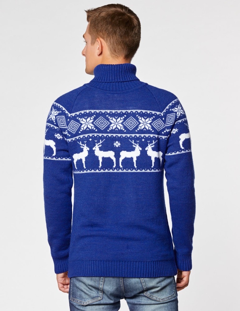 Мужской свитер с оленями в ряд с горлом - фото3
