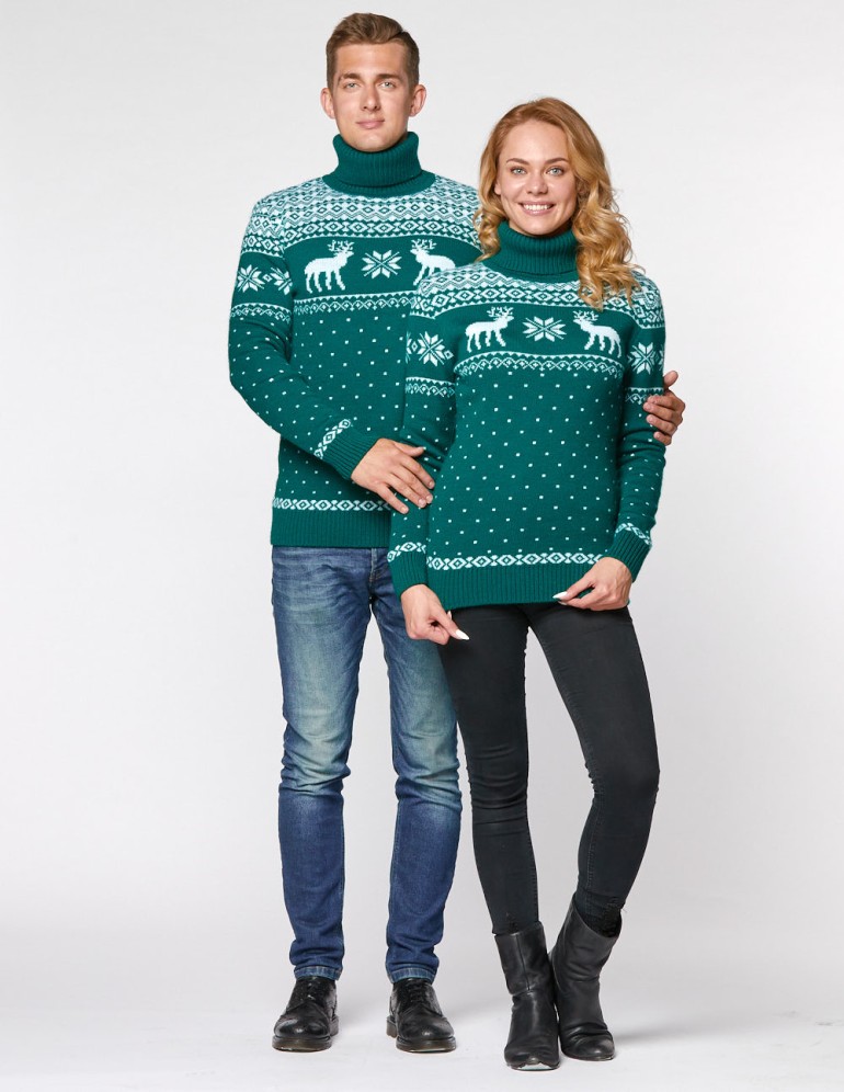 Мужской и женский свитеры с оленями - фото3