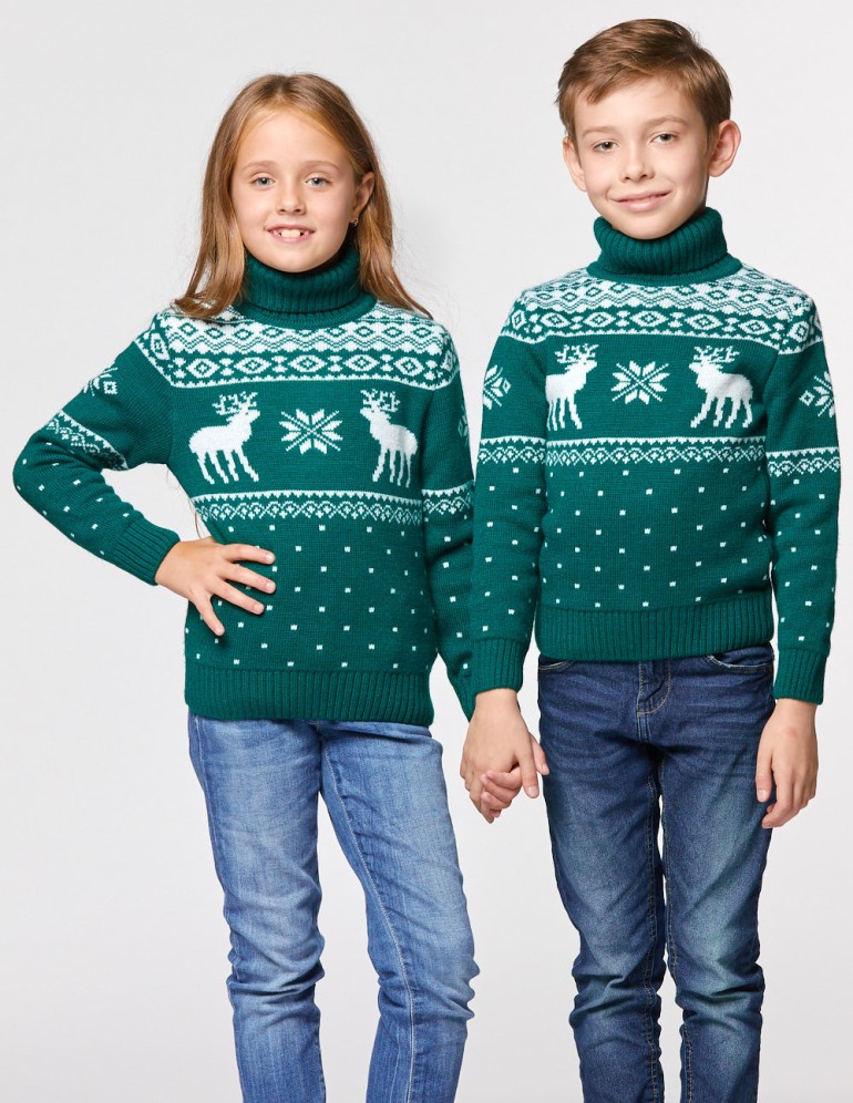 Детские парные свитеры с оленями - фото4