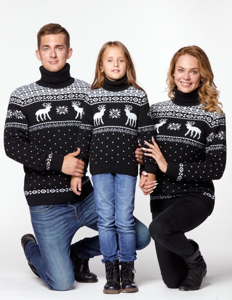Свитеры с оленями для папы, мамы и ребёнка - фото1