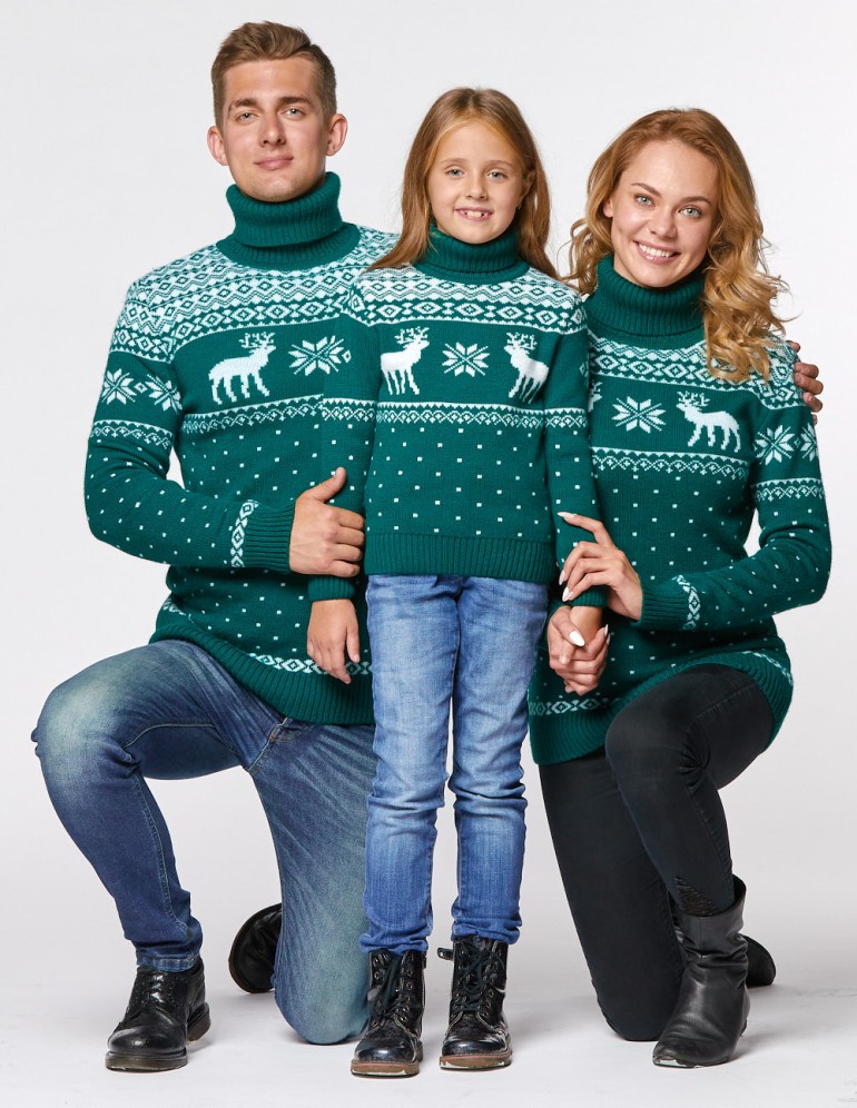 Свитеры с оленями для папы, мамы и ребёнка - фото2