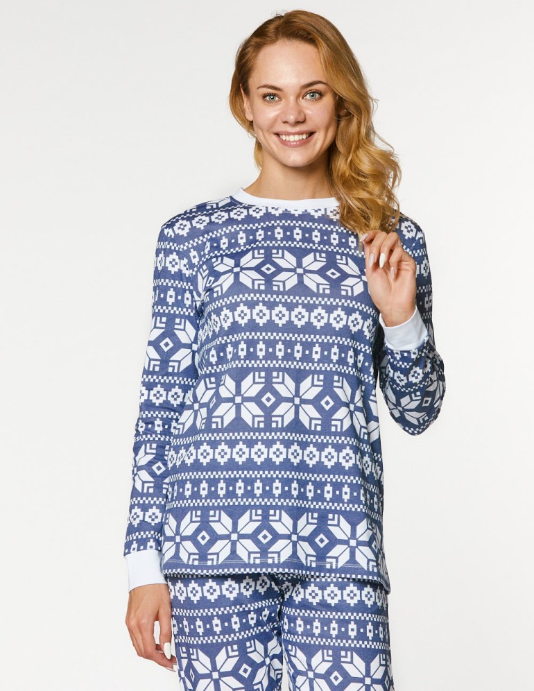 Женская пижама со снежинками - фото1