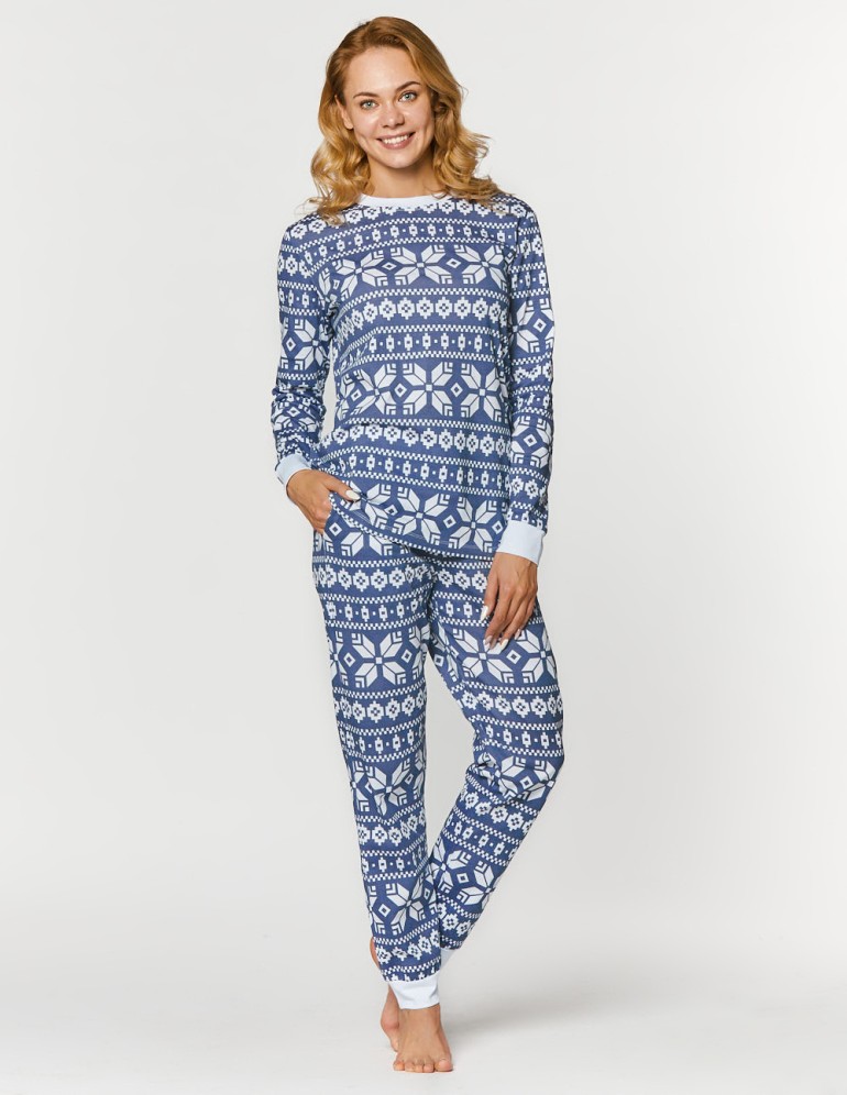 Женская пижама со снежинками - фото3