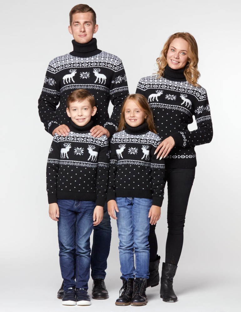 Свитеры с оленями для папы, мамы и двух детей - фото4