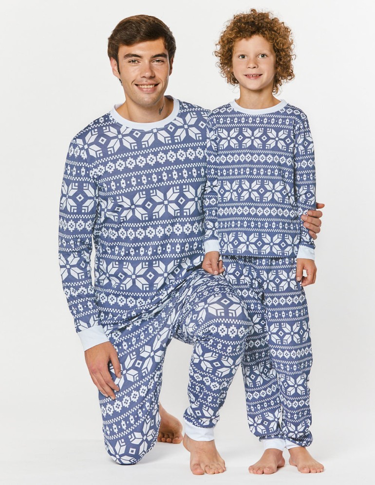 Пижамы со снежинками для папы и сына - фото2