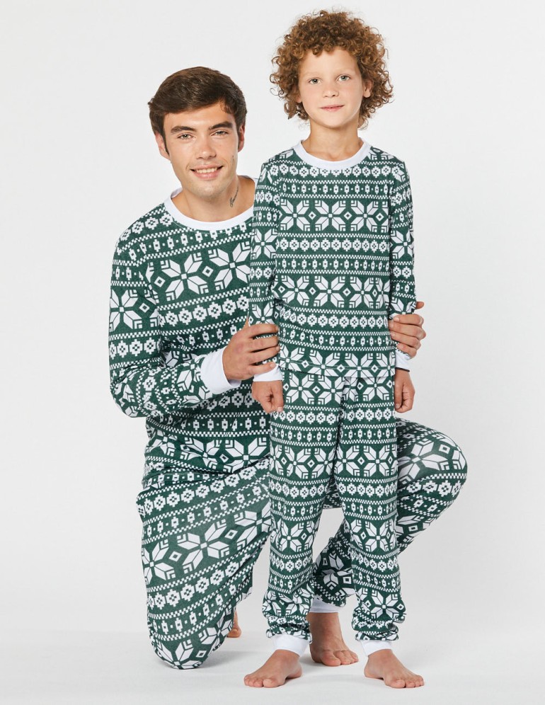 Пижамы со снежинками для папы и сына - фото1