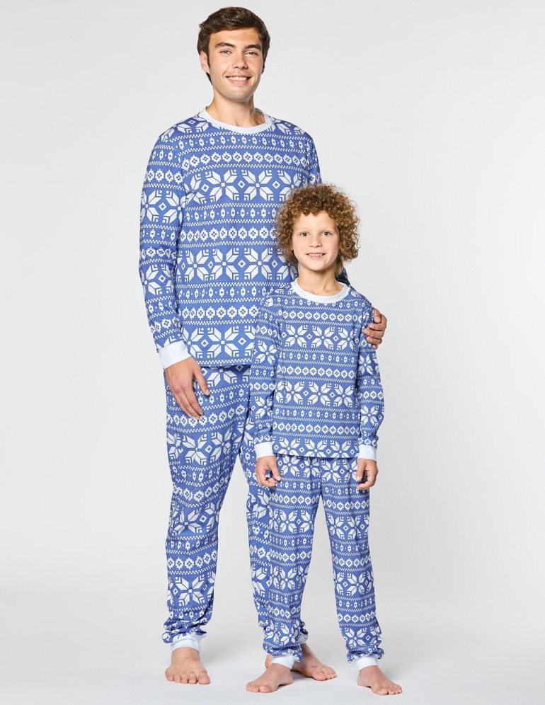 Пижамы со снежинками для папы и сына - фото4