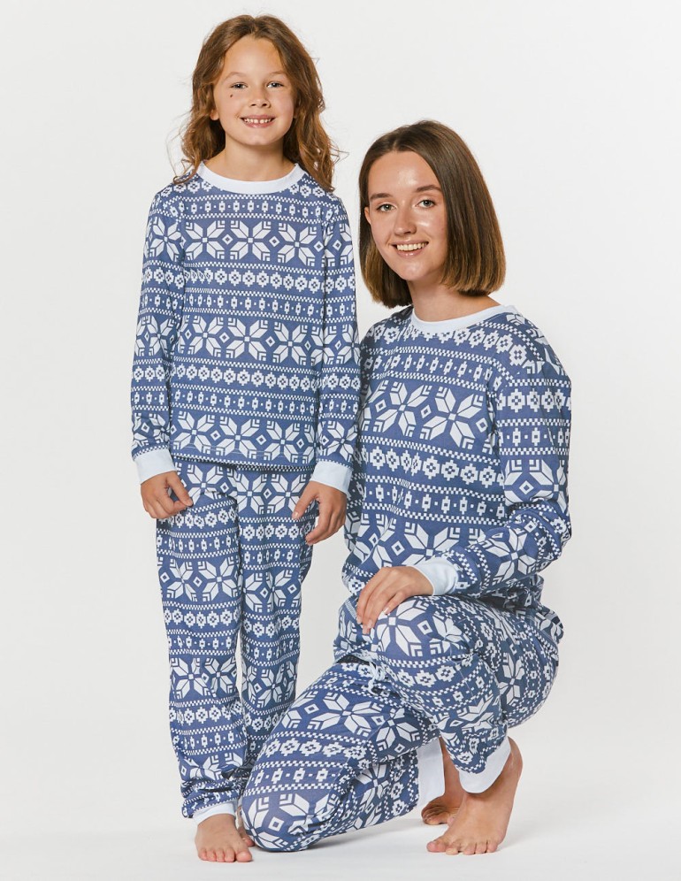 Пижамы со снежинками для мамы и дочки - фото1