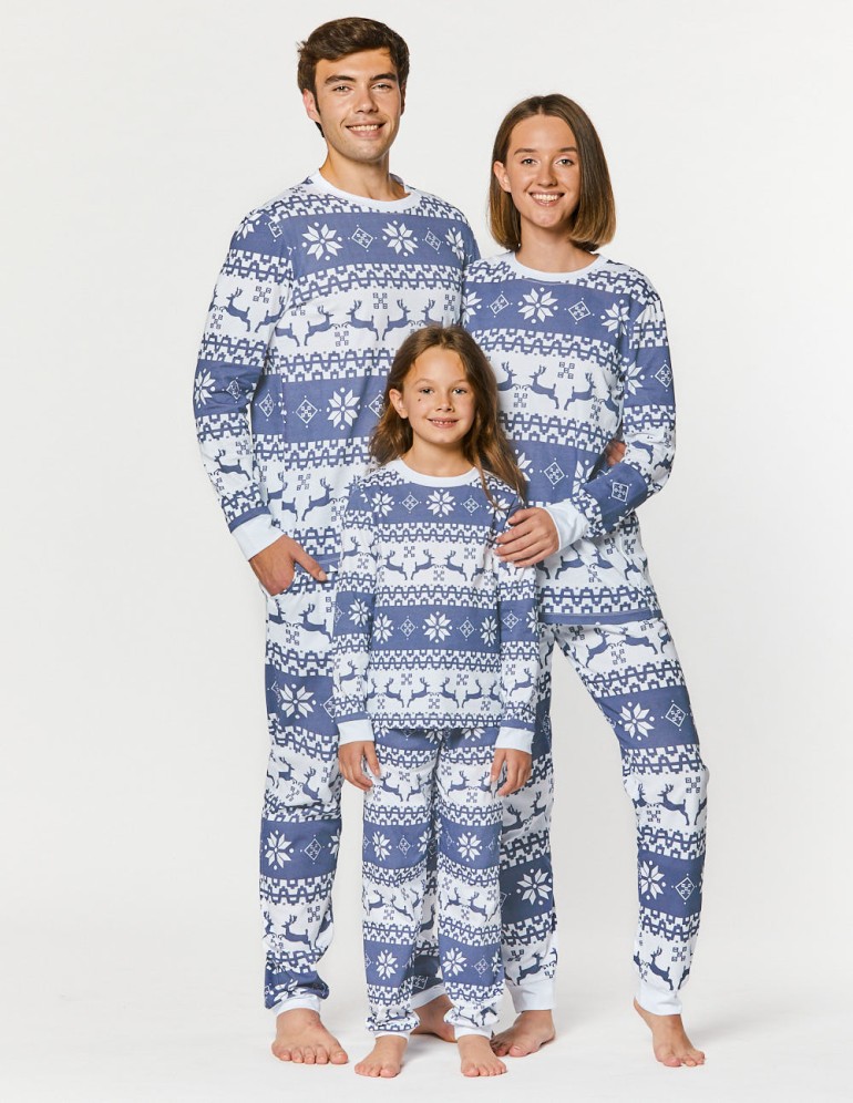 Пижамы с оленями для папы, мамы и ребёнка - фото1