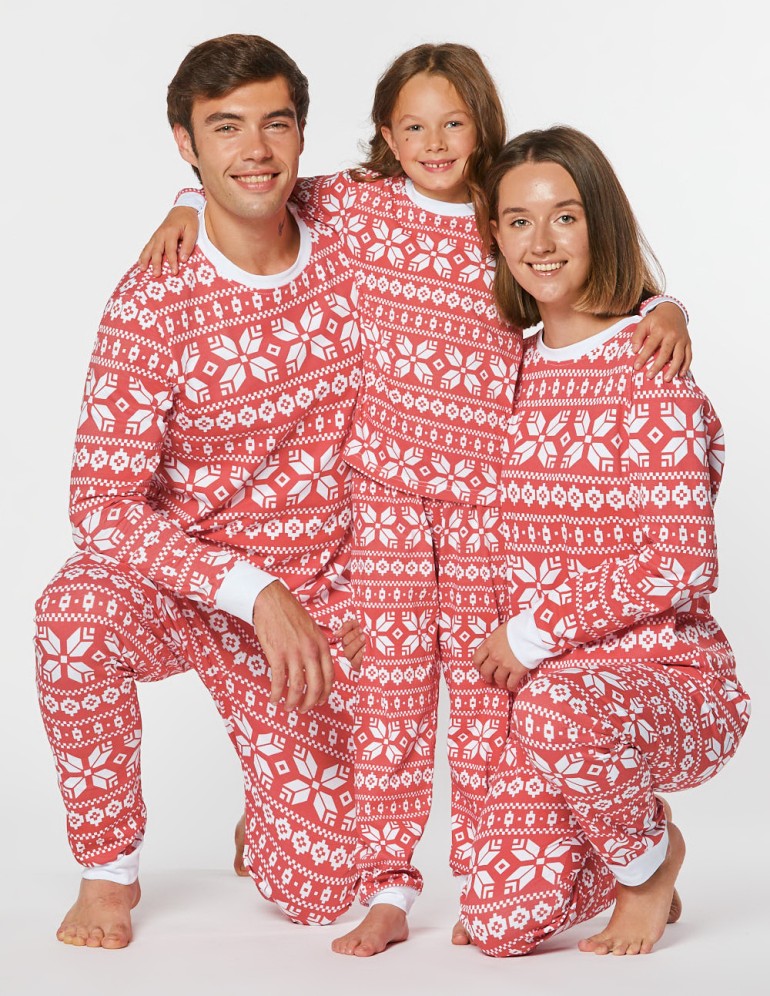 Пижамы со снежинками для папы, мамы и ребёнка - фото3