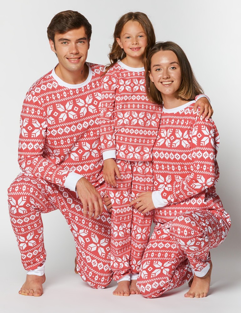 Пижамы со снежинками для папы, мамы и ребёнка - фото4