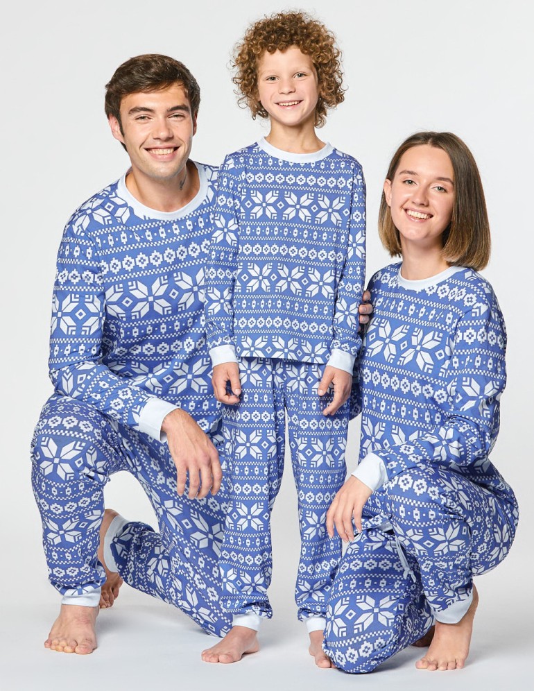 Пижамы со снежинками для папы, мамы и ребёнка - фото3