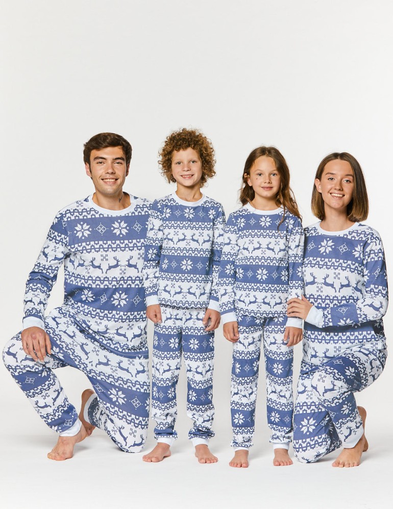 Пижамы с оленями для папы, мамы и двух детей - фото3