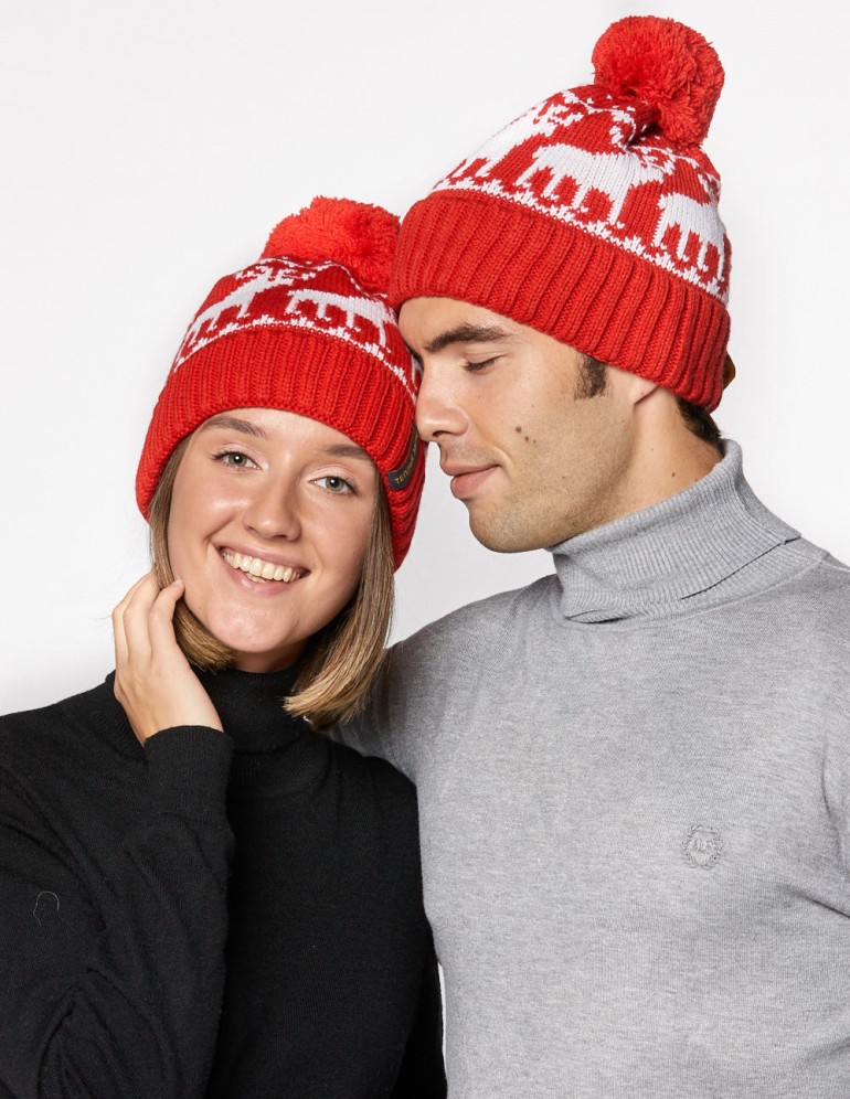 Мужская и женская шапки с оленями - фото3