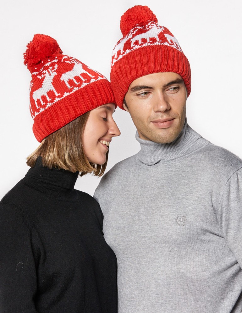 Мужская и женская шапки с оленями - фото4