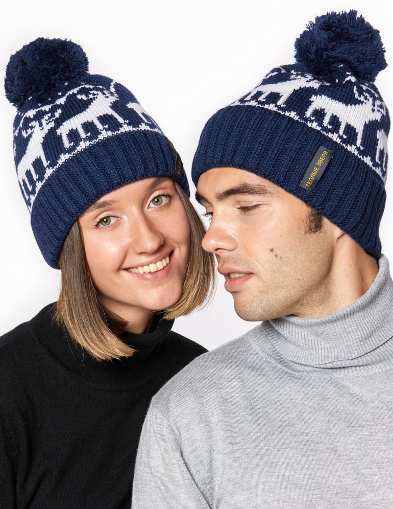 Мужская и женская шапки с оленями - фото2