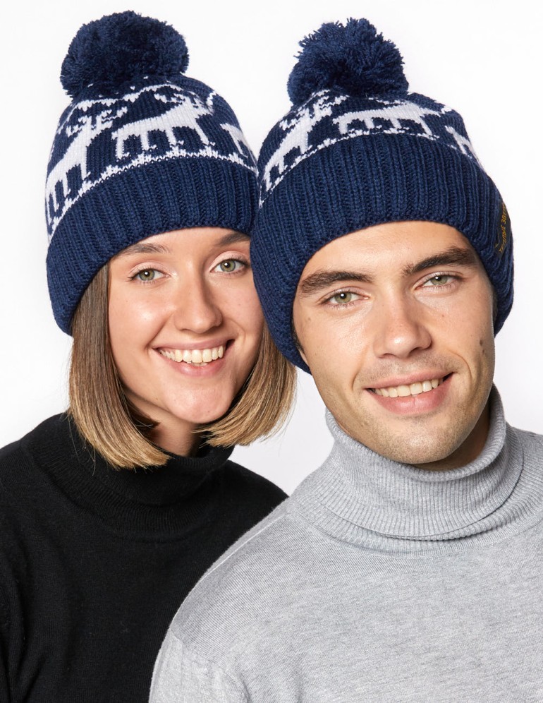 Мужская и женская шапки с оленями - фото3