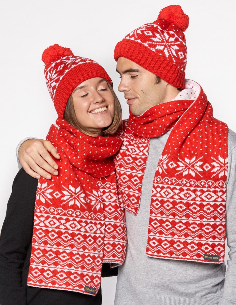 Шапка и шарф со снежинками для мужчины и женщины - фото1