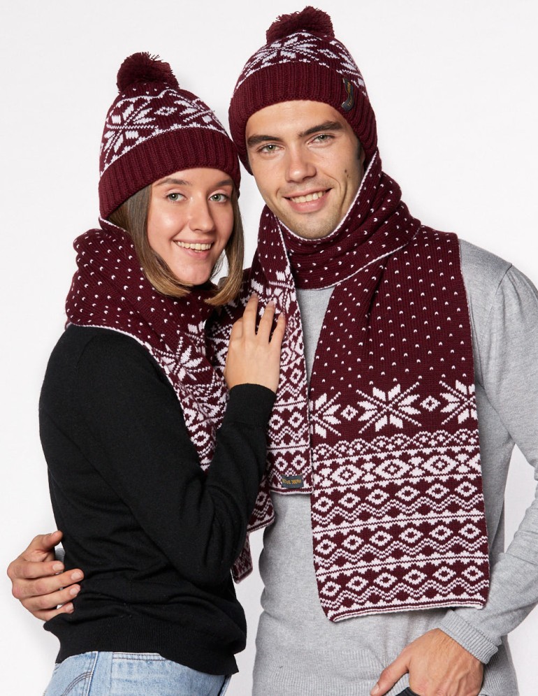 Шапка и шарф со снежинками для мужчины и женщины - фото4