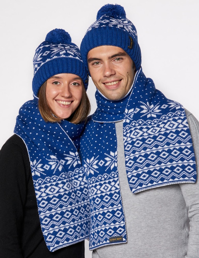 Шапка и шарф со снежинками для мужчины и женщины - фото1