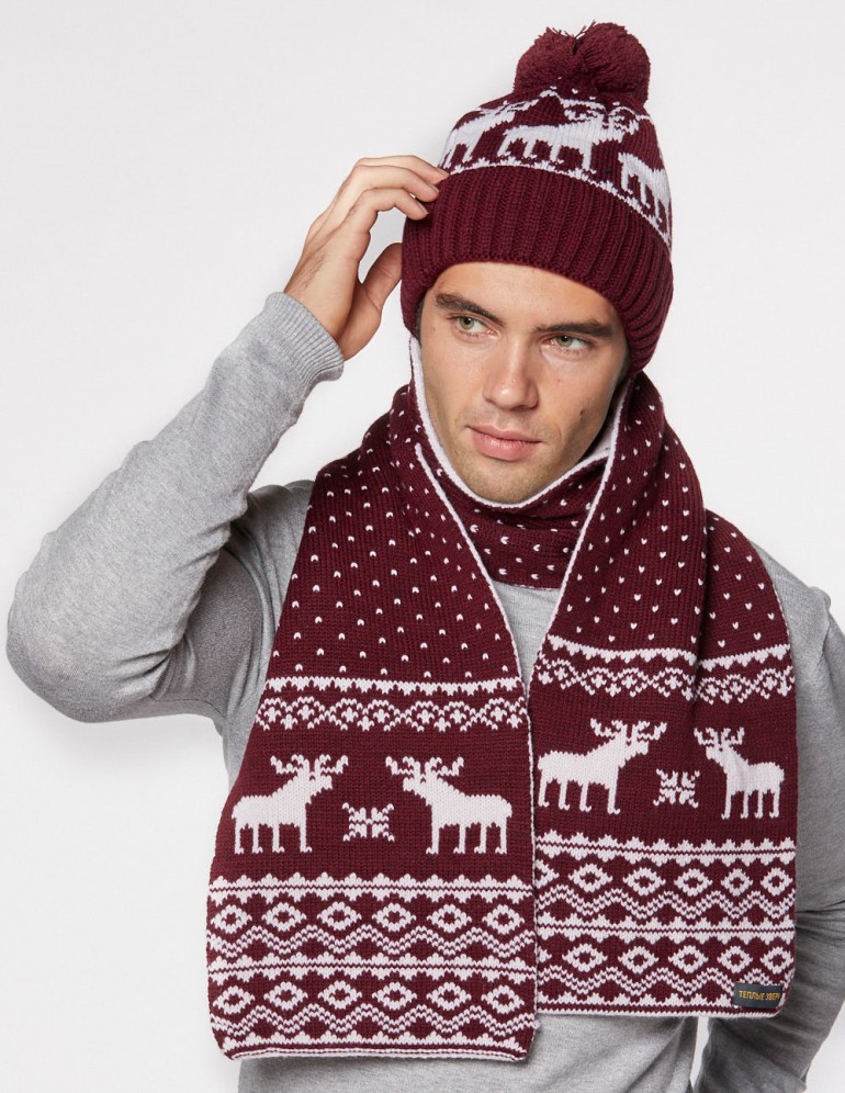 Мужские шапка и шарф с оленями - фото1