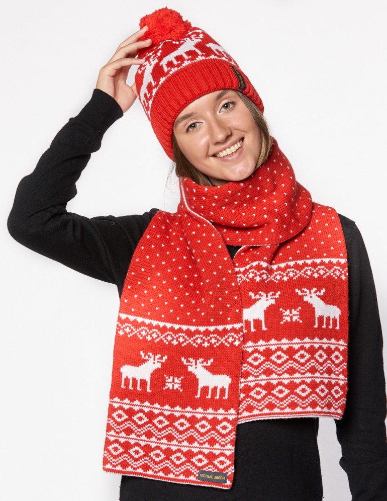 Женские шапка и шарф с оленями - фото1