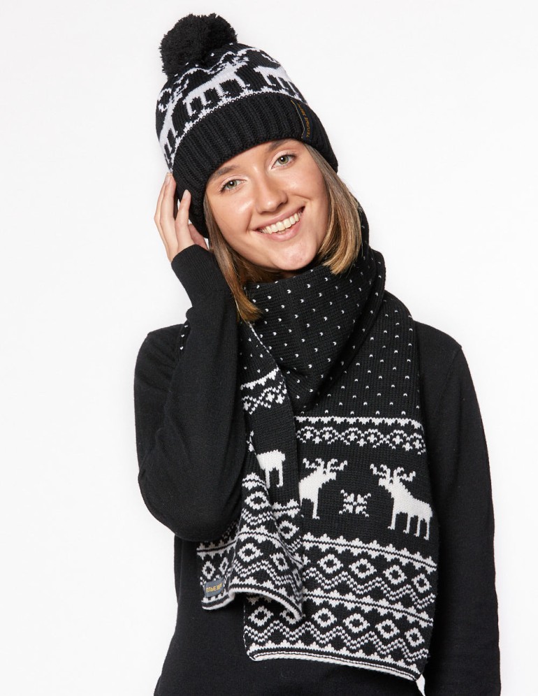 Женские шапка и шарф с оленями - фото1