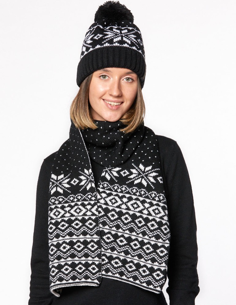 Женские шапка и шарф со снежинками - фото2