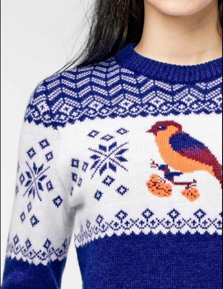 Женский свитер со снегирем - фото5