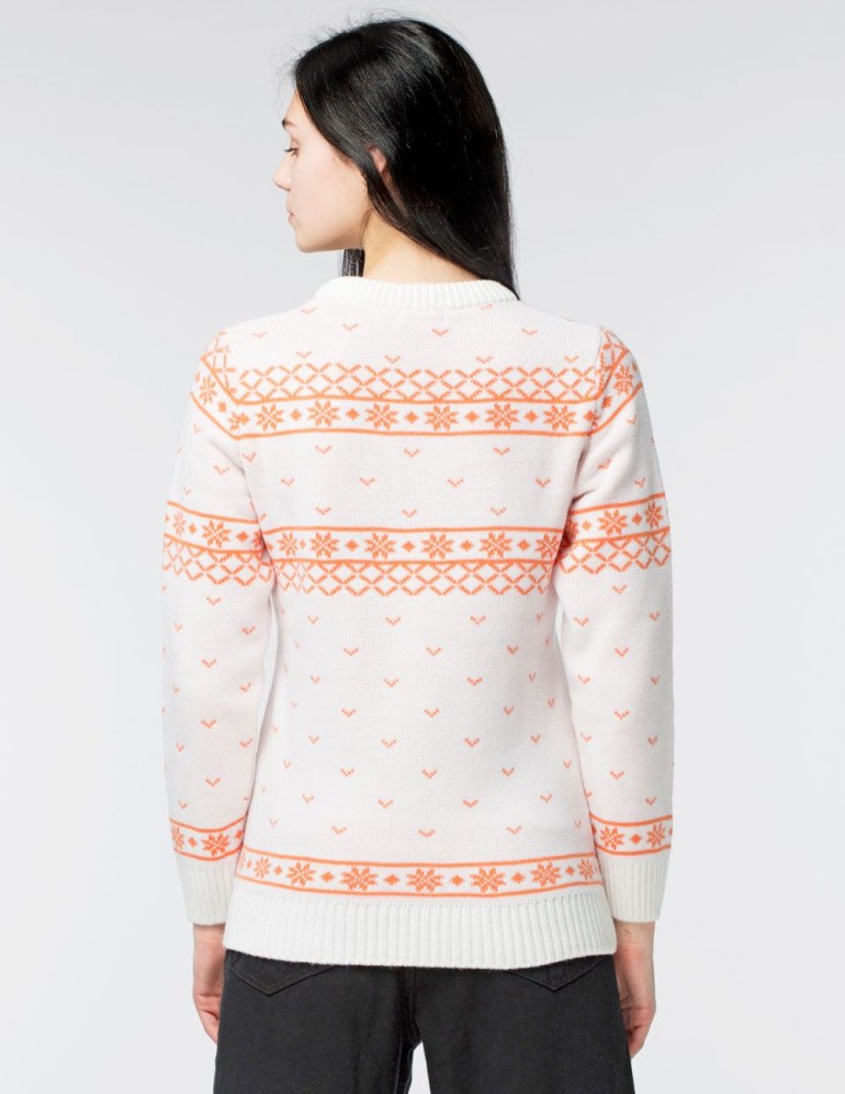 Женский свитер с белкой - фото3