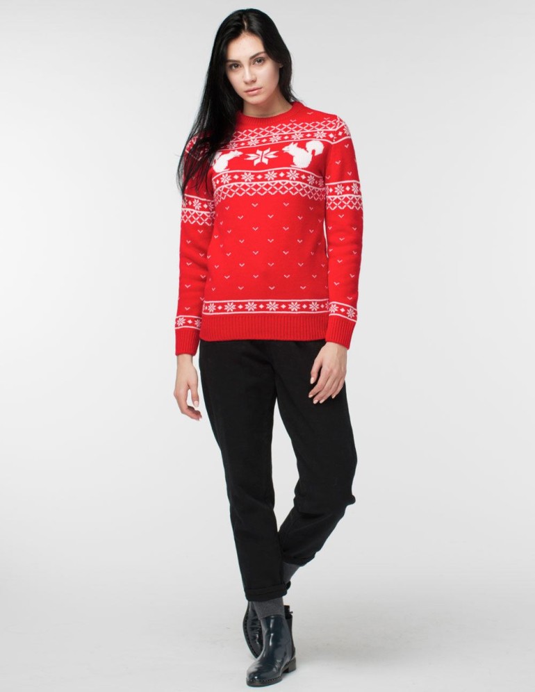 Женский свитер с белкой - фото4