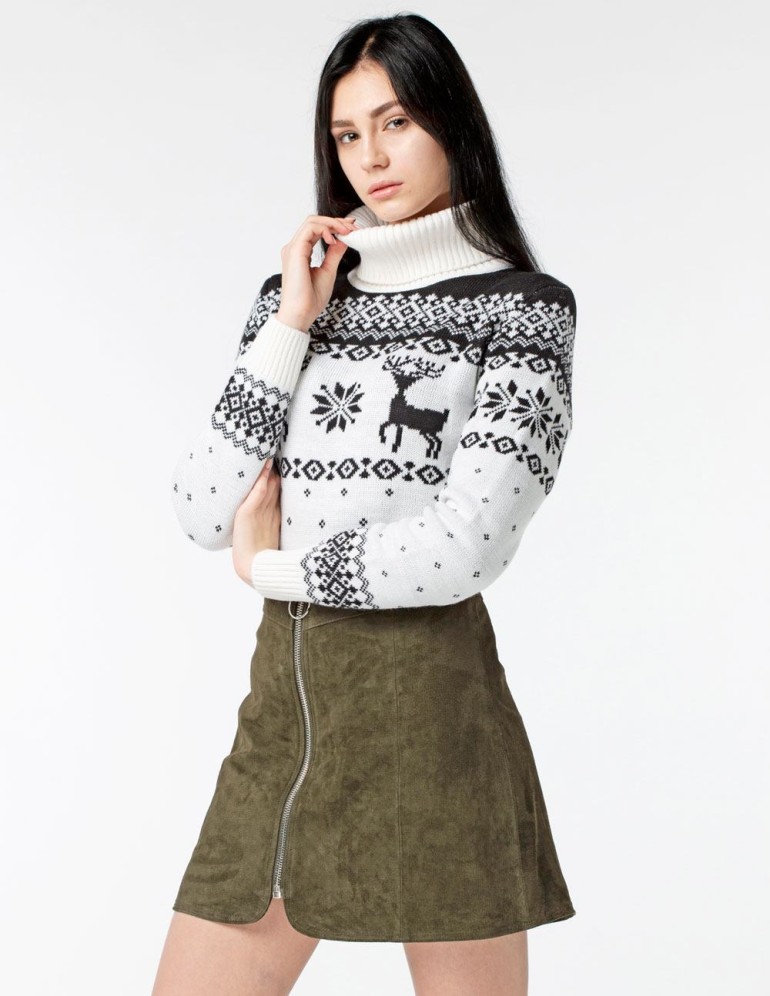 Женский свитер с оленями Зимний - фото2