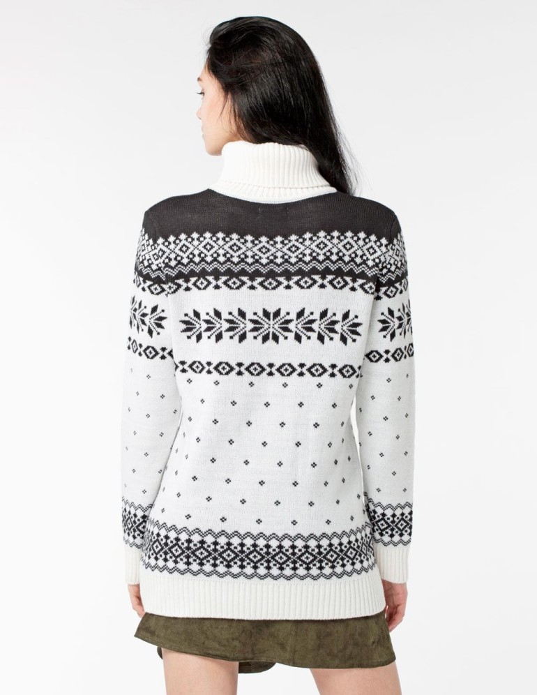 Женский свитер с оленями Зимний - фото3