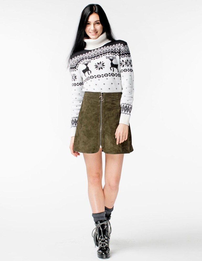 Женский свитер с оленями Зимний - фото4