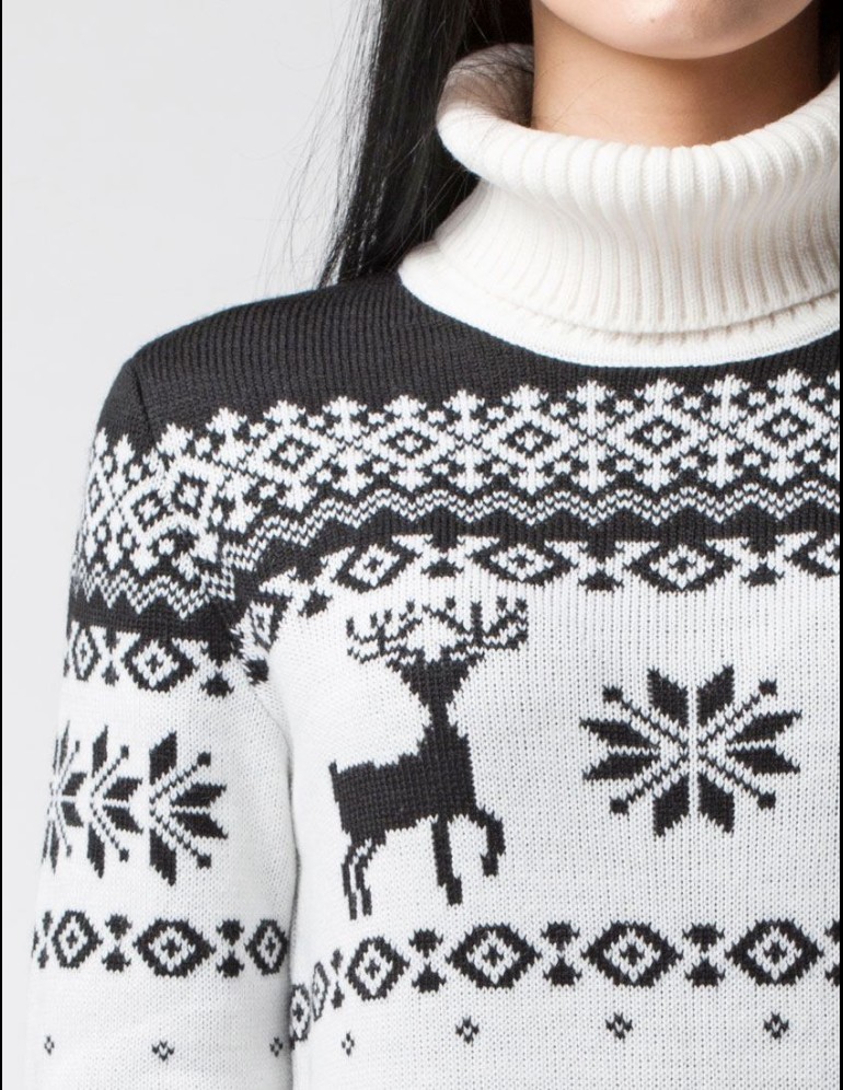 Женский свитер с оленями Зимний - фото5