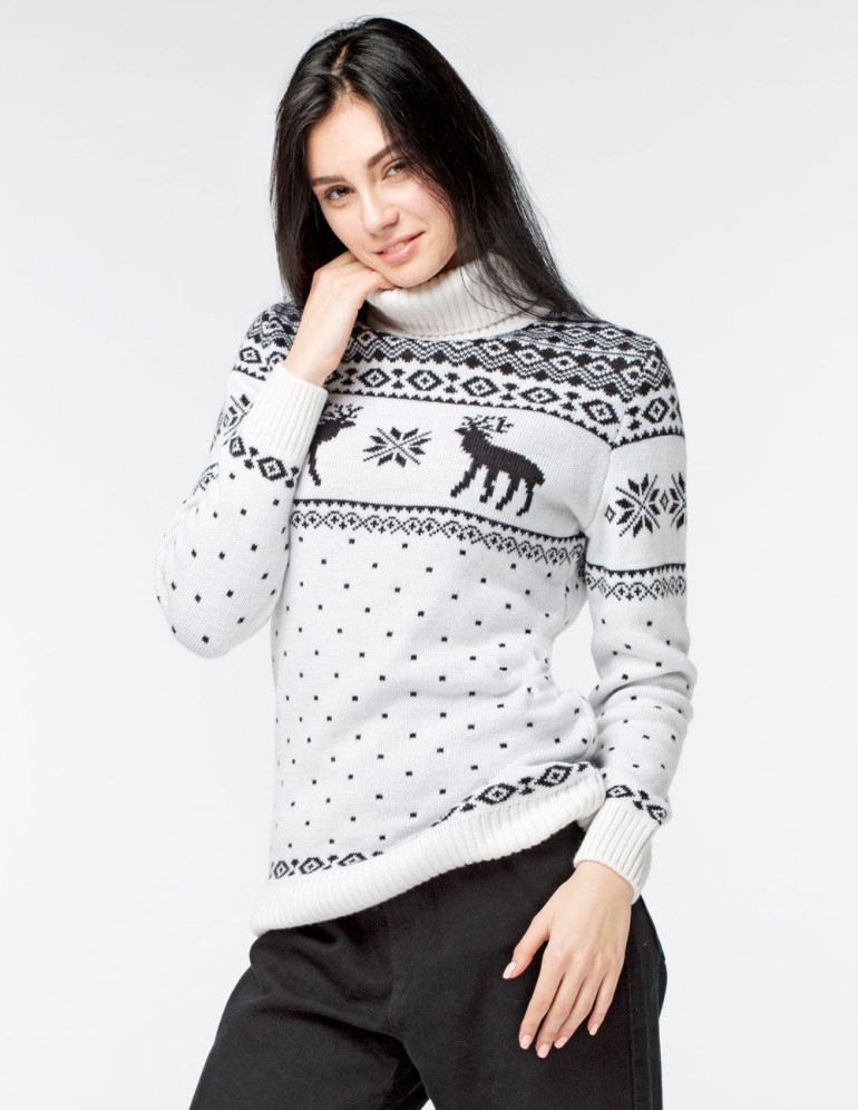 Женский свитер с оленями - фото2