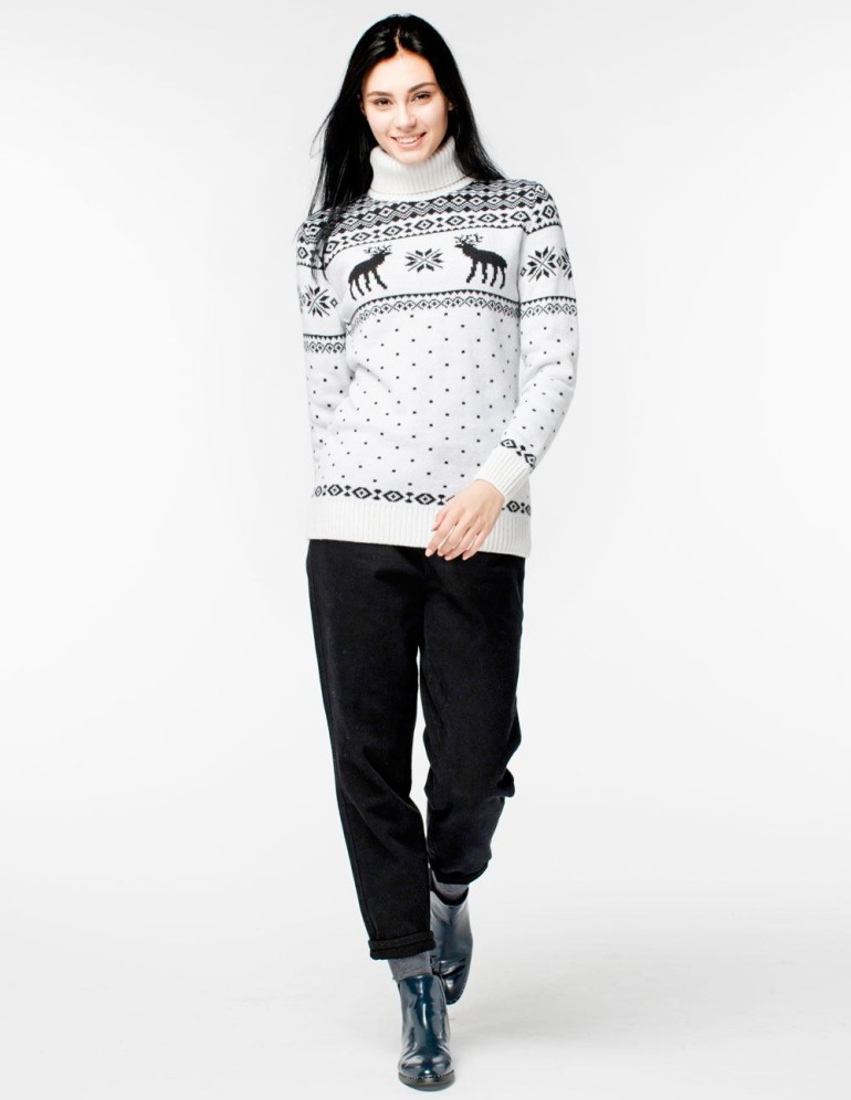 Женский свитер с оленями - фото4