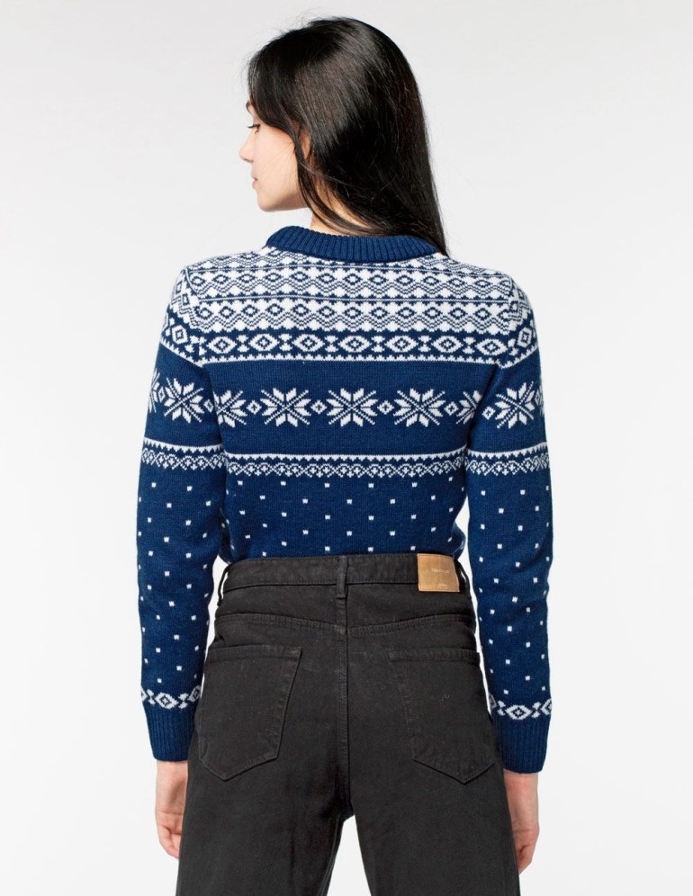 Женский свитер с оленями - фото3