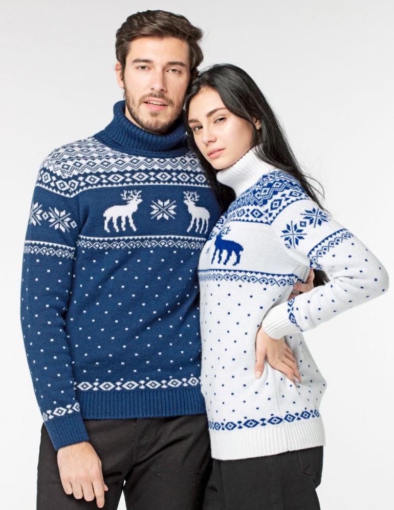 Мужской и женский свитеры с оленями - фото2