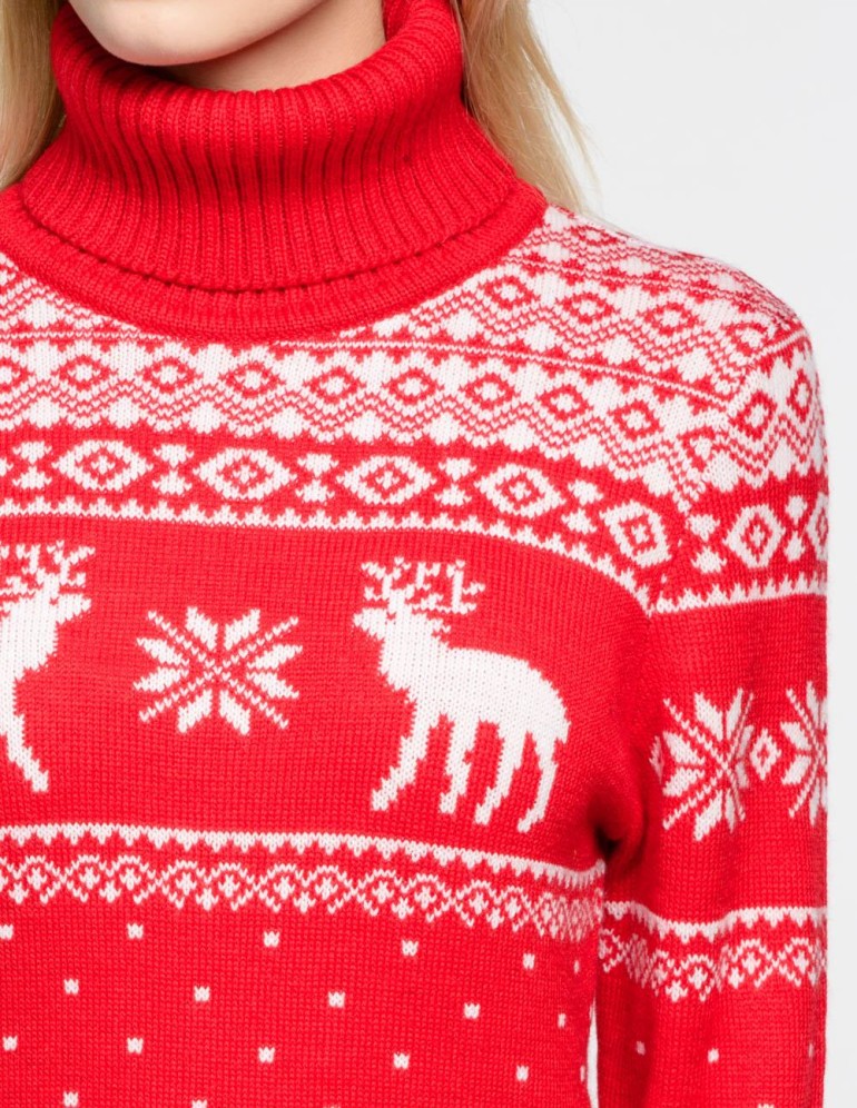 Женский свитер с оленями с горлом - фото5