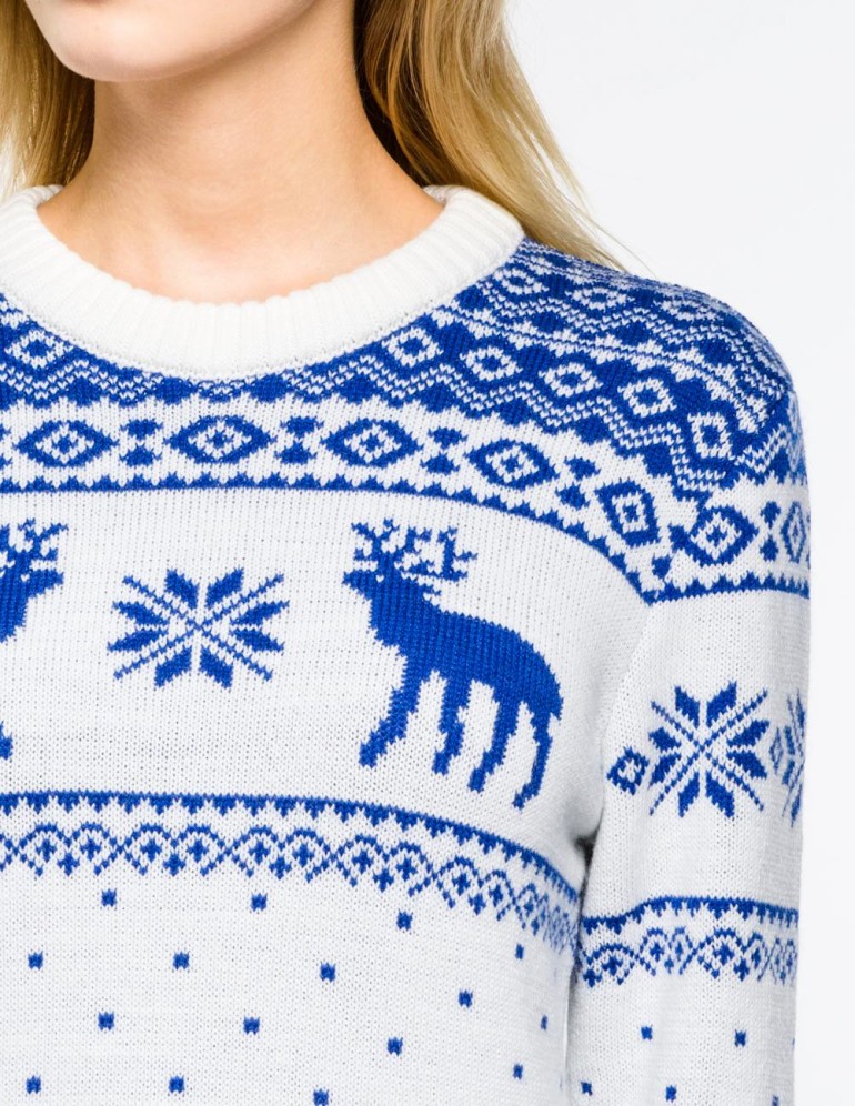 Женский свитер с оленями - фото2