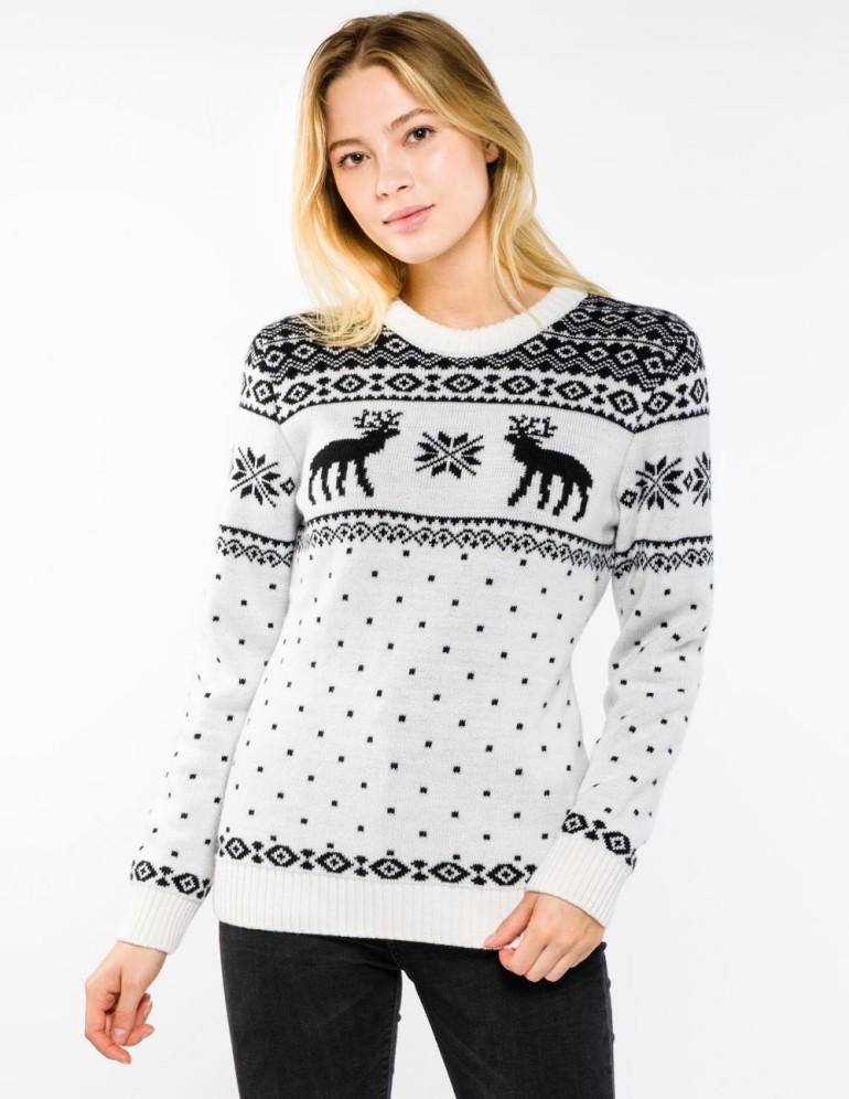 Женский свитер с оленями - фото1