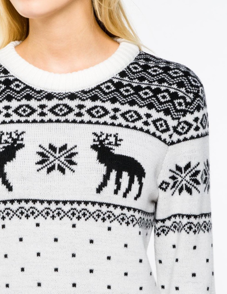 Женский свитер с оленями - фото2