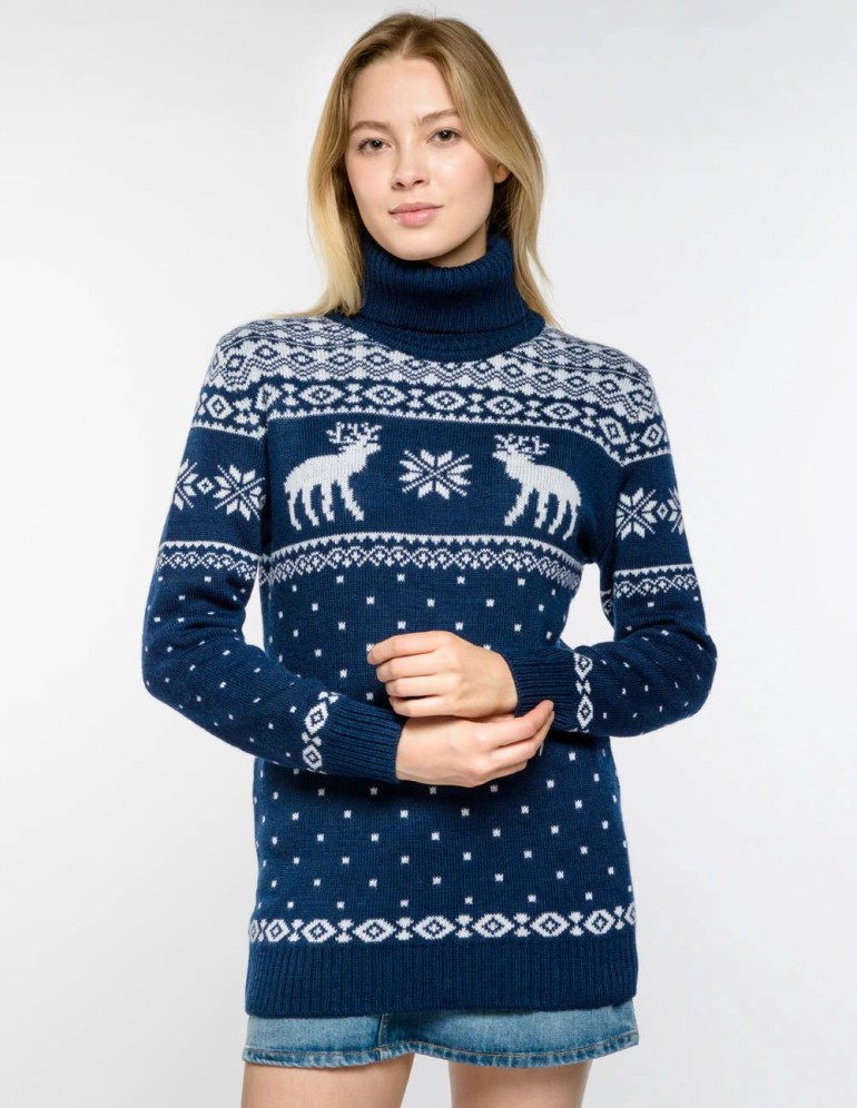 Женский свитер с оленями с горлом - фото5