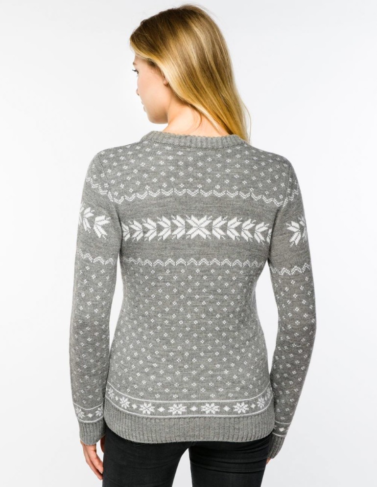 Женский свитер с зайцами - фото4