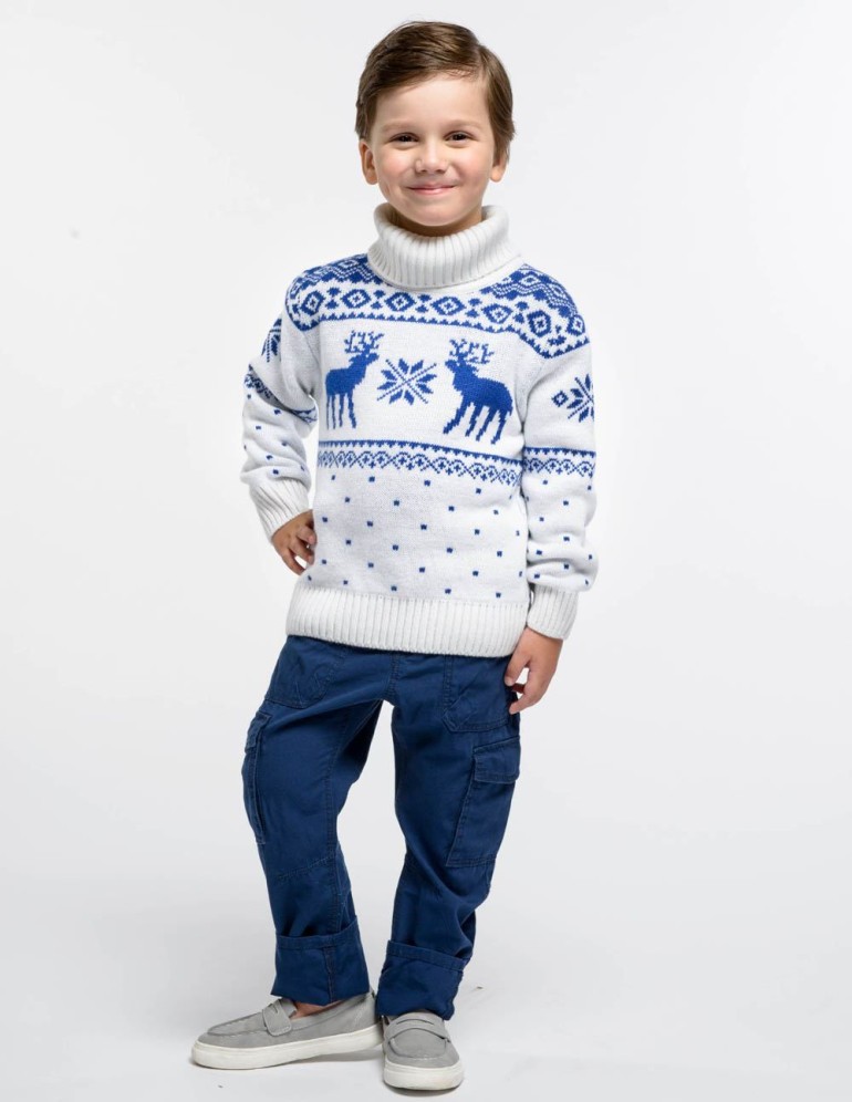 Детский свитер с оленями с горлом - фото4
