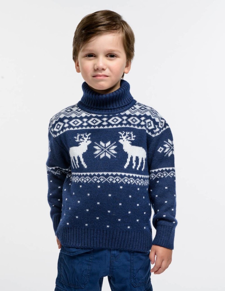 Детский свитер с оленями с горлом - фото1